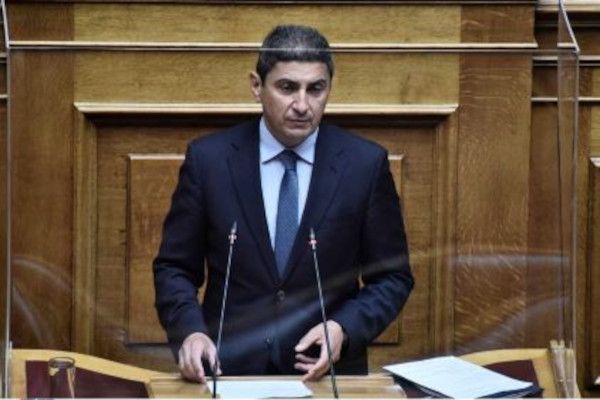 Με τροπολογία του Υφυπουργού Αθλητισμού δόθηκε παράταση στα ερασιτεχνικά σωματεία, έως τις 17/8, για την επικαιροποίηση εγγραφής στο Μητρώο, μειώθηκε σε 1% το ποσοστό της ΕΠΟ από τα ραδιοτηλεοπτικά συμβόλαια των ΠΑΕ και αναβαθμίστηκε το Ι.Ε.Α.Σ