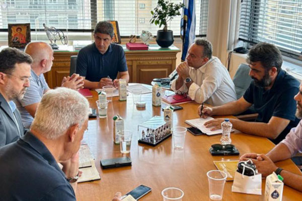 Συνάντηση ΥπΑΑΤ κ. Λευτέρη Αυγενάκη με την Ομοσπονδία Μελισσοκομικών Συλλόγων Ελλάδας