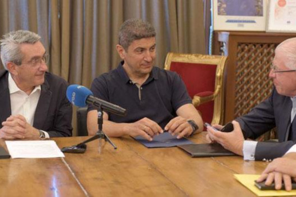 ΥπΑΑΤ ΛΕΥΤΕΡΗΣ ΑΥΓΕΝΑΚΗΣ: ΣΥΝΑΝΤΗΣΕΙΣ ΣΤΗ ΡΟΔΟ ΜΕ ΠΕΡΙΦΕΡΕΙΑΡΧΗ ΚΑΙ ΔΗΜΑΡΧΟ