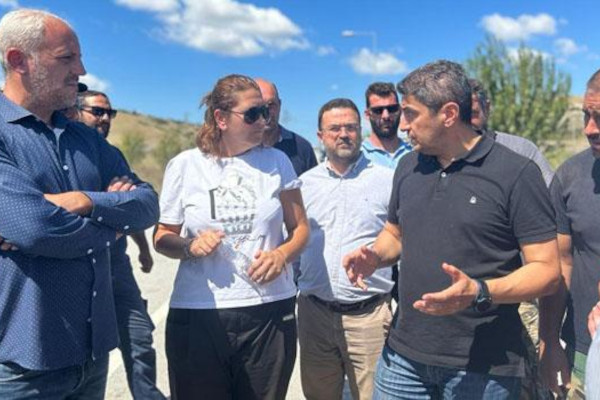 ΥπΑΑΤ, Λευτέρης Αυγενάκης από Λάρισα: Η κυβέρνηση είναι εδώ και δίνει μάχη για να κλείσουν το συντομότερο οι πληγές