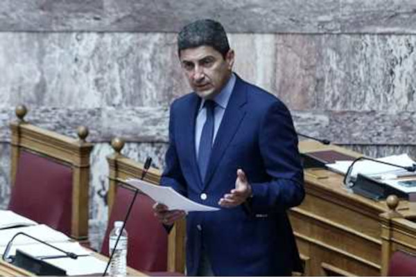 Ψηφίστηκε η αναστολή για ένα χρόνο της αυτοδίκαιης διαγραφής, από τα Μητρώα μελών των αθλητικών ενώσεων και των ομοσπονδιών, όσων ερασιτεχνικών σωματείων δεν θα έχουν εγγραφεί στο Μητρώο του Υφυπουργείου Αθλητισμού έως και τις 31/7/2022