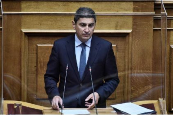 Με τροπολογία του Υφυπουργού Αθλητισμού δόθηκε παράταση στα ερασιτεχνικά σωματεία, έως τις 17/8, για την επικαιροποίηση εγγραφής στο Μητρώο, μειώθηκε σε 1% το ποσοστό της ΕΠΟ από τα ραδιοτηλεοπτικά συμβόλαια των ΠΑΕ και αναβαθμίστηκε το Ι.Ε.Α.Σ