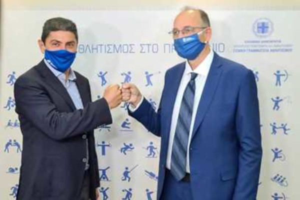 «Δουλεύουμε με γρήγορες πάσες και πολλά εύστοχα τρίποντα» τόνισε ο Λευτέρης Αυγενάκης στη συνάντηση με τον Βαγγέλη Λιόλιο