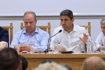 Σύσκεψη ΥπΑΑΤ, Λευτέρη Αυγενάκη με εκπροσώπους συνεταιριστικών οργανώσεων στα Τρίκαλα