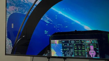 Στο cockpit προσομοιωτή της Daedalus Aerotech: Η Κρήτη στην πρώτη γραμμή της τεχνολογικής καινοτομίας